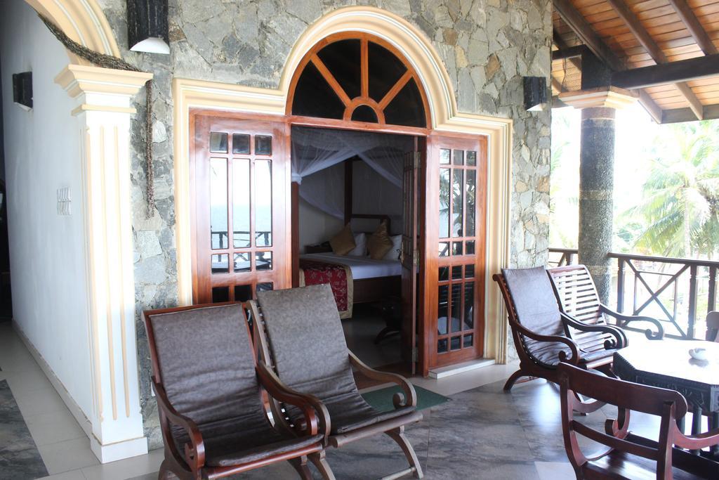 Warahena Beach Hotel Bentota Extérieur photo