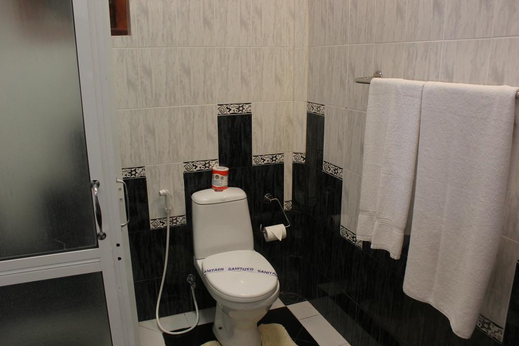 Warahena Beach Hotel Bentota Extérieur photo