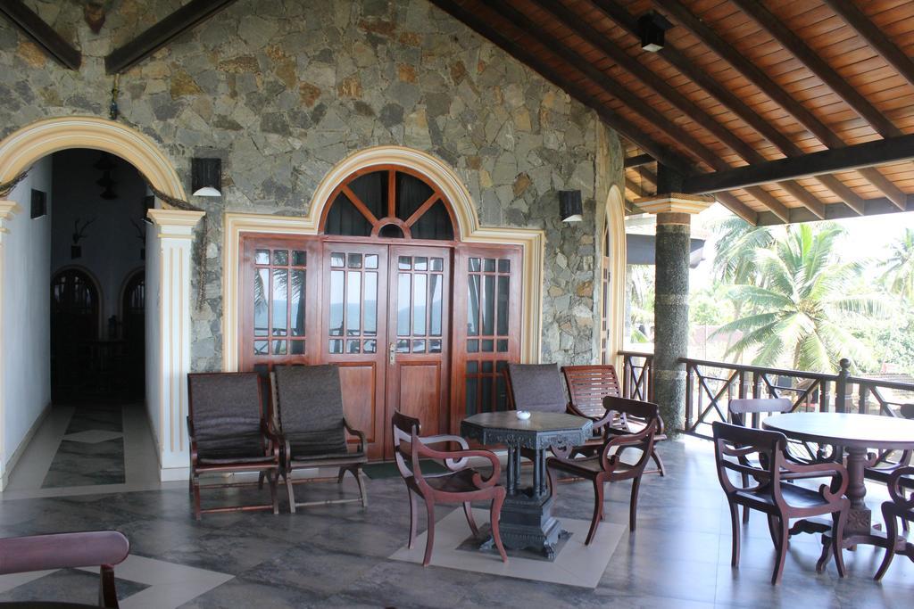 Warahena Beach Hotel Bentota Extérieur photo