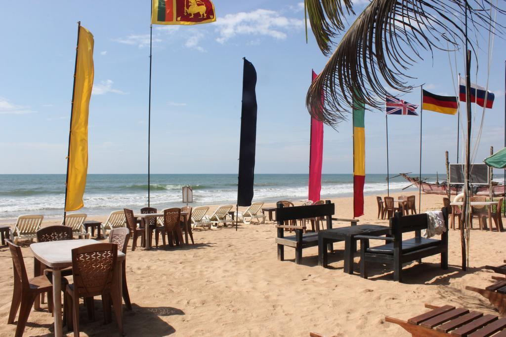 Warahena Beach Hotel Bentota Extérieur photo