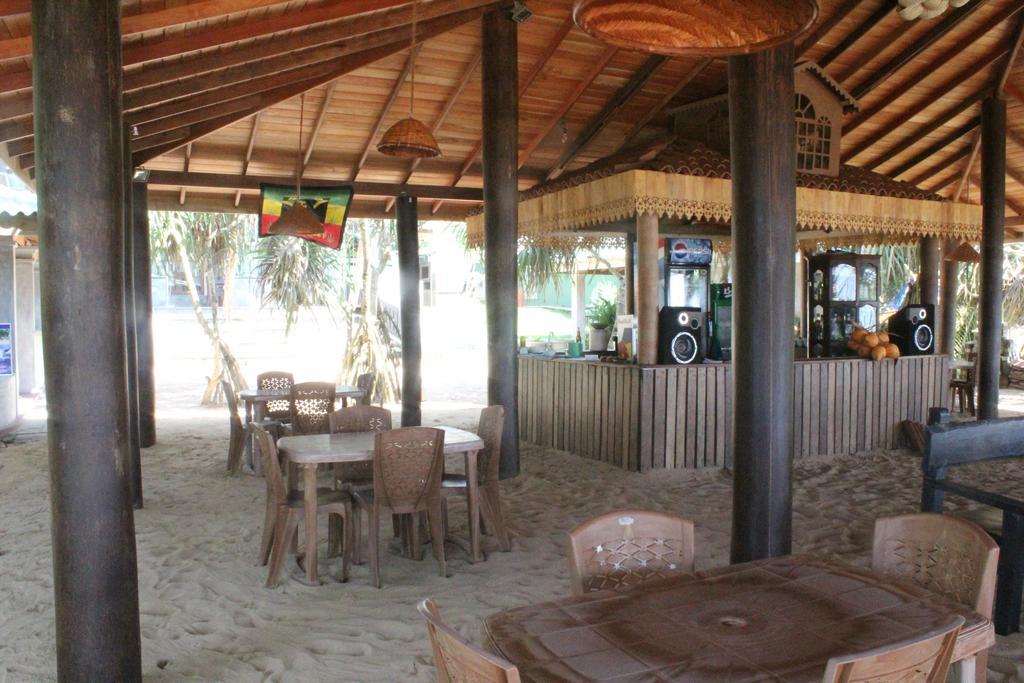 Warahena Beach Hotel Bentota Extérieur photo