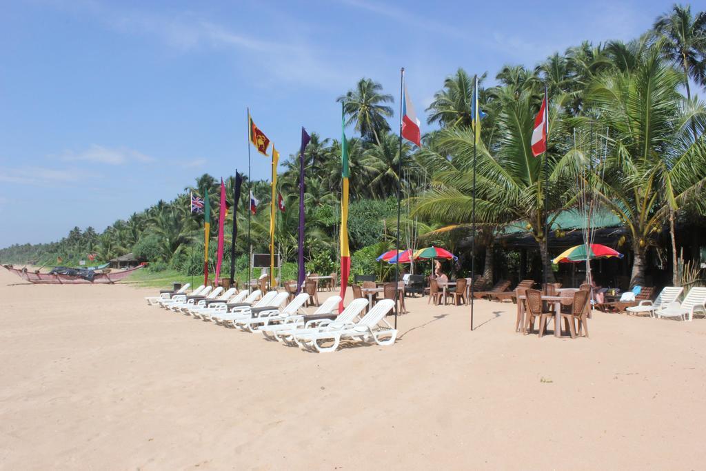 Warahena Beach Hotel Bentota Extérieur photo
