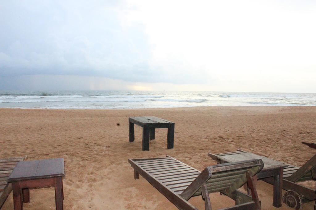 Warahena Beach Hotel Bentota Extérieur photo