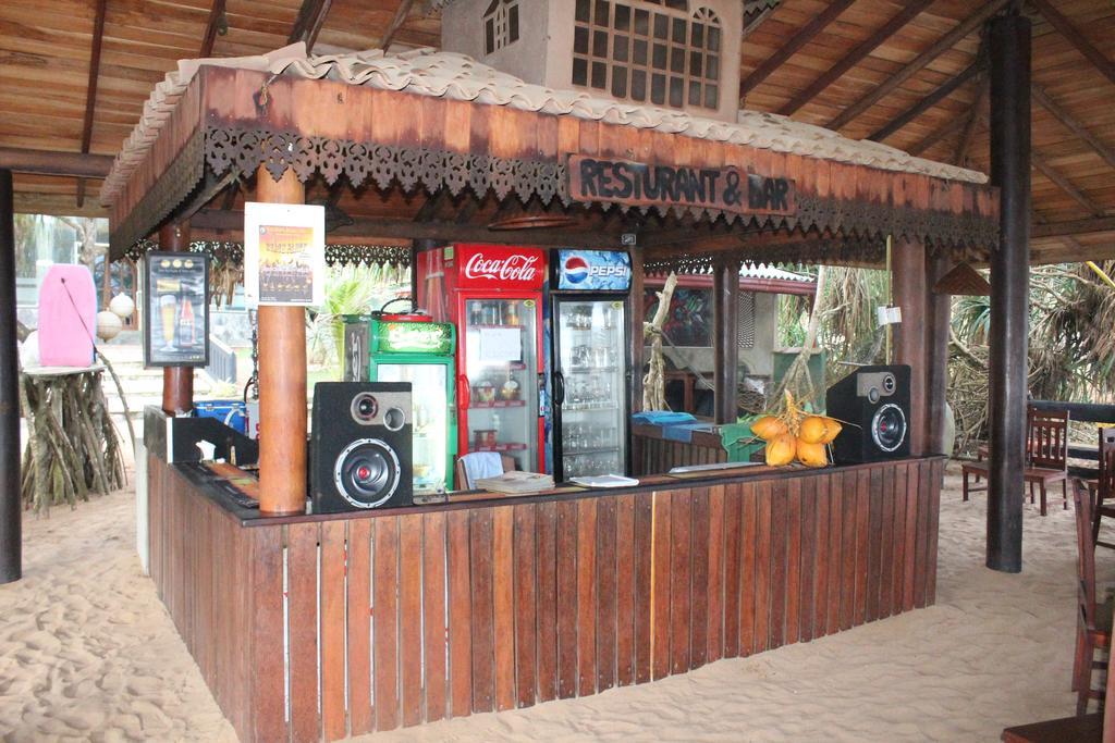 Warahena Beach Hotel Bentota Extérieur photo