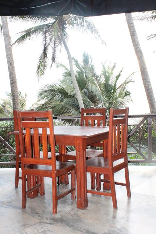 Warahena Beach Hotel Bentota Extérieur photo